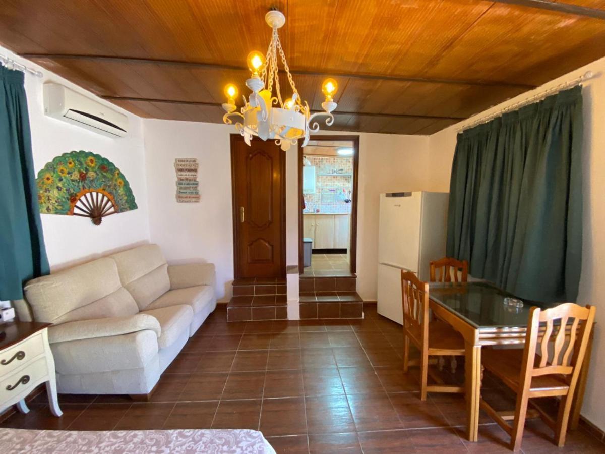 Estudio Coqueto Con Cocina, Bano Y Piscina De Temporada Compartida, A 8Km De Cordoba, En Plena Sierra,By Trassierrarooms Bagian luar foto