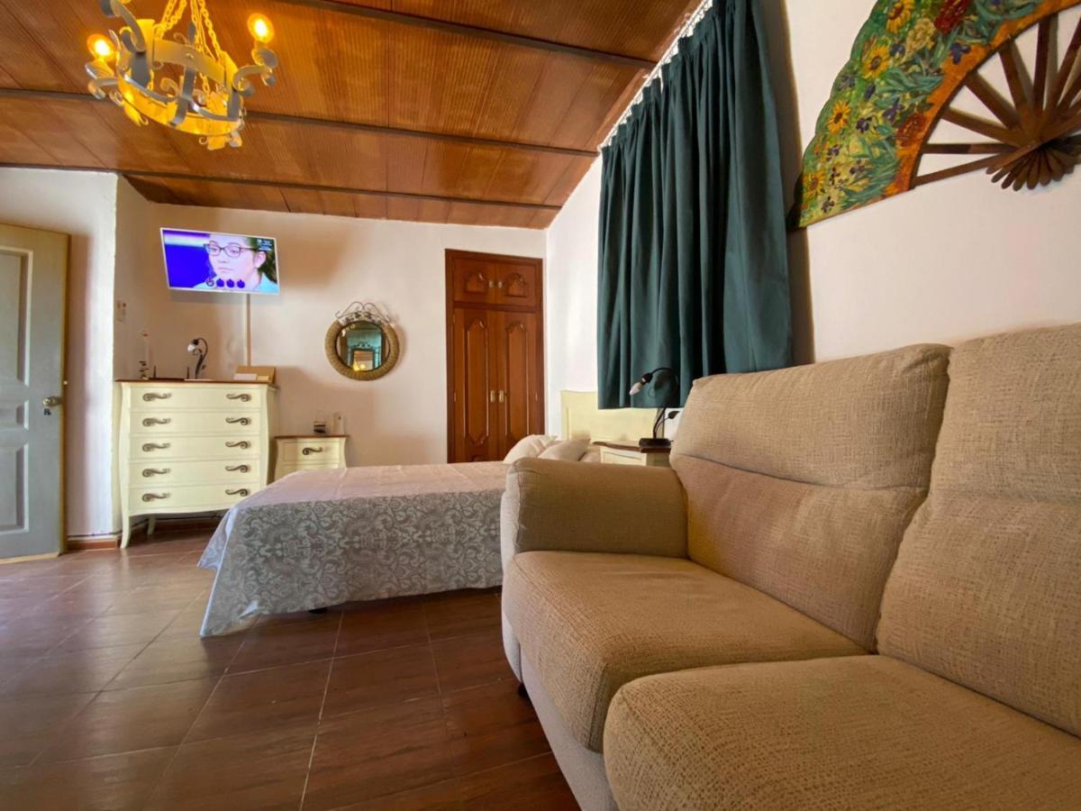 Estudio Coqueto Con Cocina, Bano Y Piscina De Temporada Compartida, A 8Km De Cordoba, En Plena Sierra,By Trassierrarooms Bagian luar foto